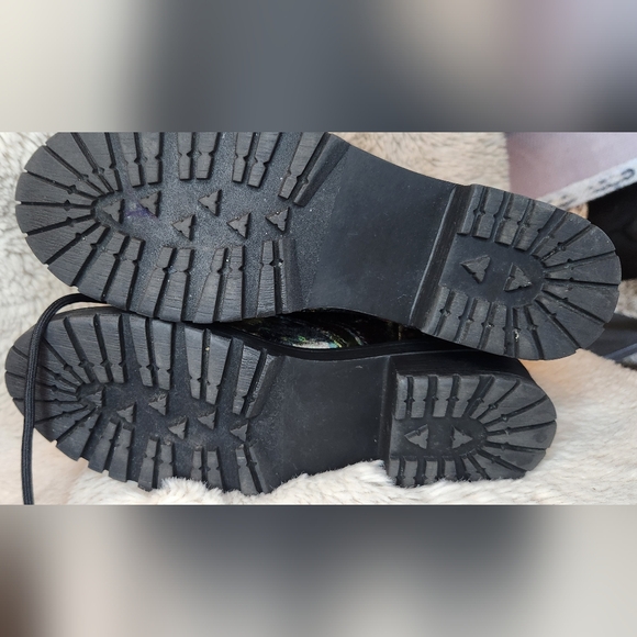 Madden Girl Size 6.5 Floral Velvet Lace-Up Boots Black Velvet Like Material - Picture 5 of 6